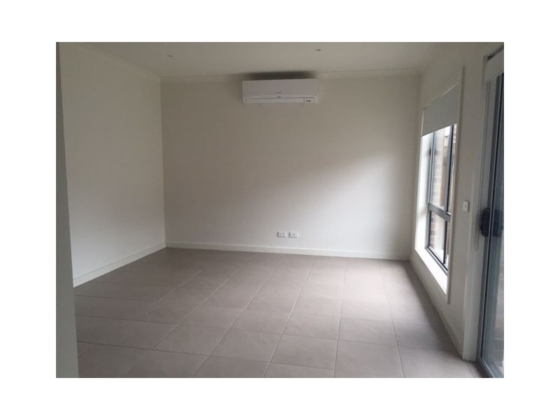 11 Chettam Street, Epping VIC 3076