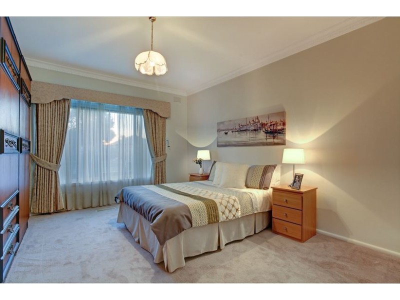 4 Prince Andrew Avenue, Lalor VIC 3075