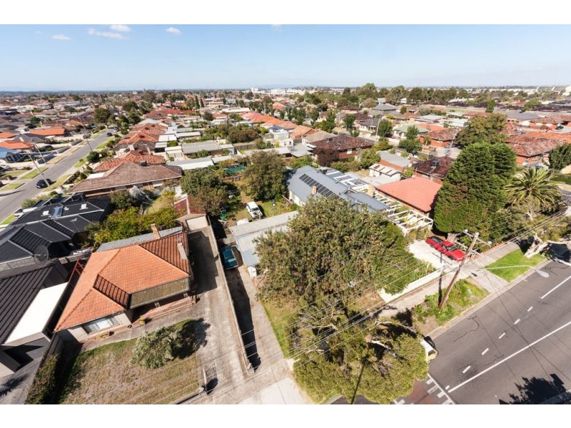 8 Mount View Road, Thomastown VIC 3074