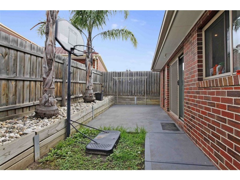 2 Themeda Close, South Morang VIC 3752