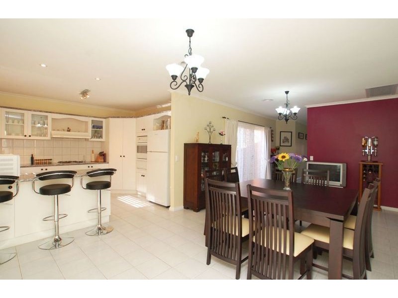 14 Jamieson Close, Roxburgh Park VIC 3064