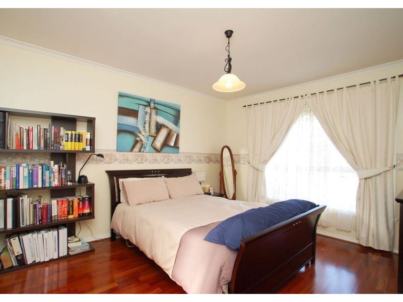 14 Jamieson Close, Roxburgh Park VIC 3064