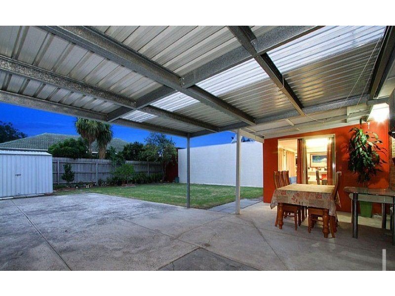 17 Darebin Drive, Thomastown VIC 3074