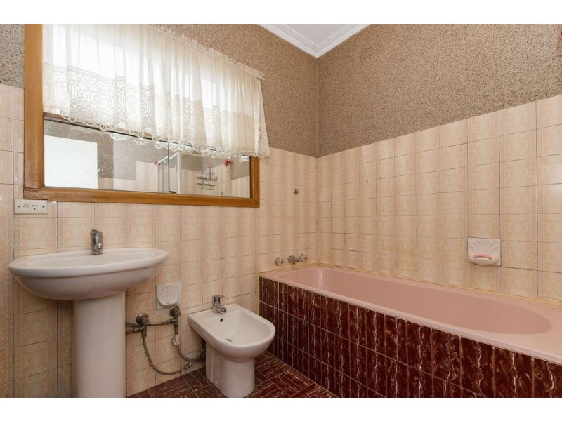 22 McCasker Avenue, Reservoir VIC 3073