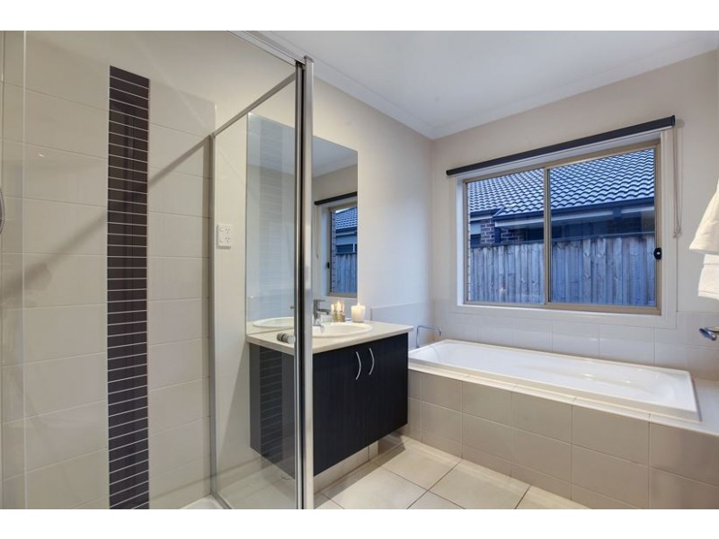 14 Ardenal Crescent, Lalor VIC 3075