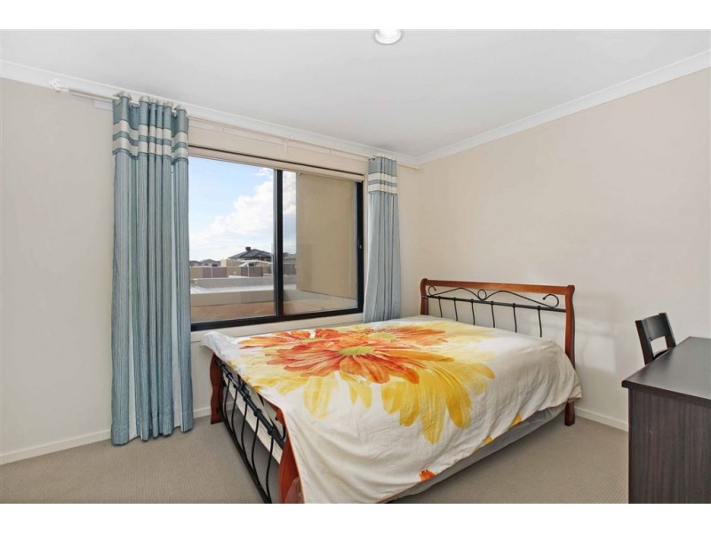16 Grenville Walk, Lalor VIC 3075