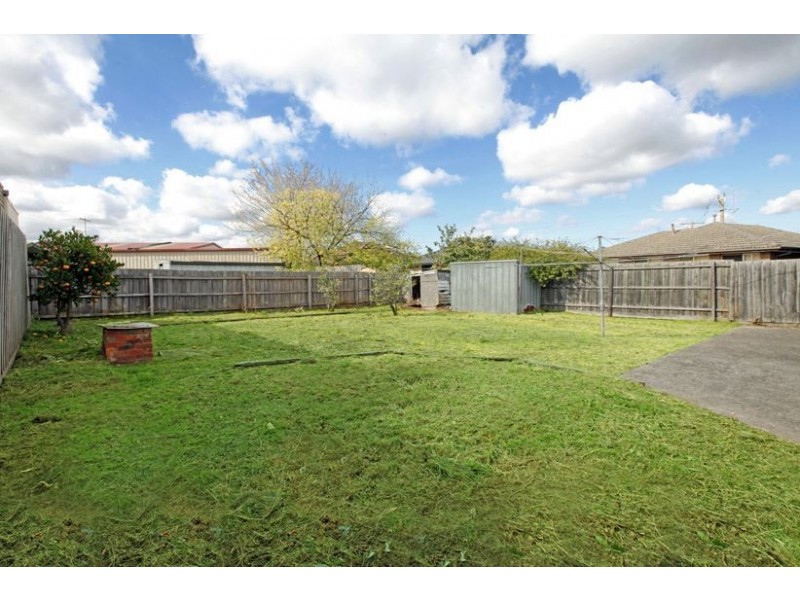 10 Cambridge Court, Thomastown VIC 3074