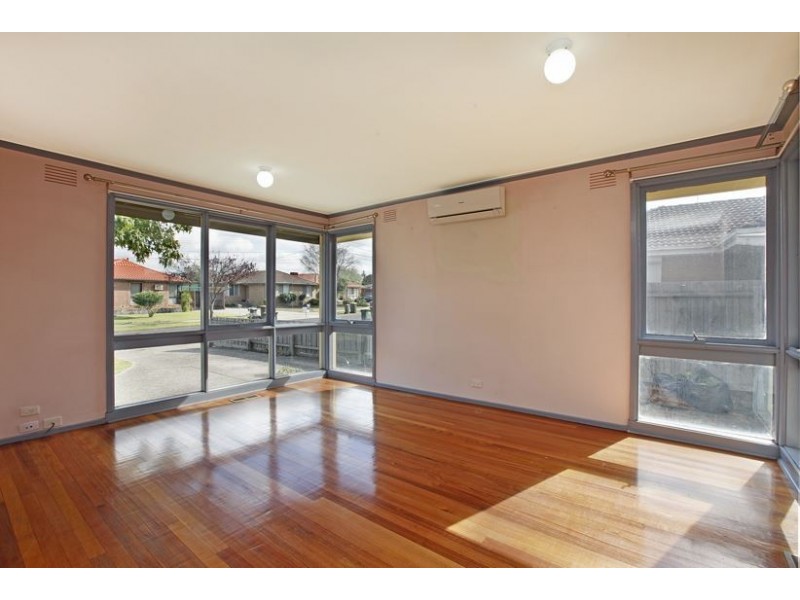 10 Cambridge Court, Thomastown VIC 3074