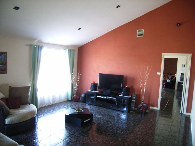 50 Benaroon Dve, Lalor VIC 3075