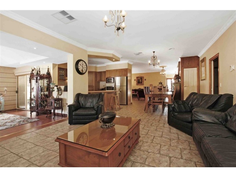 7 Parfrey Avenue, Lalor VIC 3075