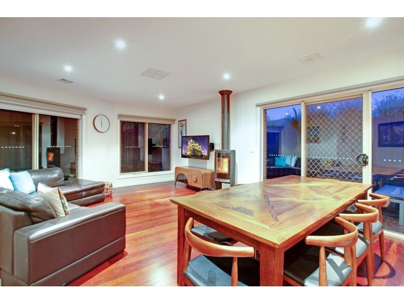 2/30 Prince Andrew Avenue, Lalor VIC 3075