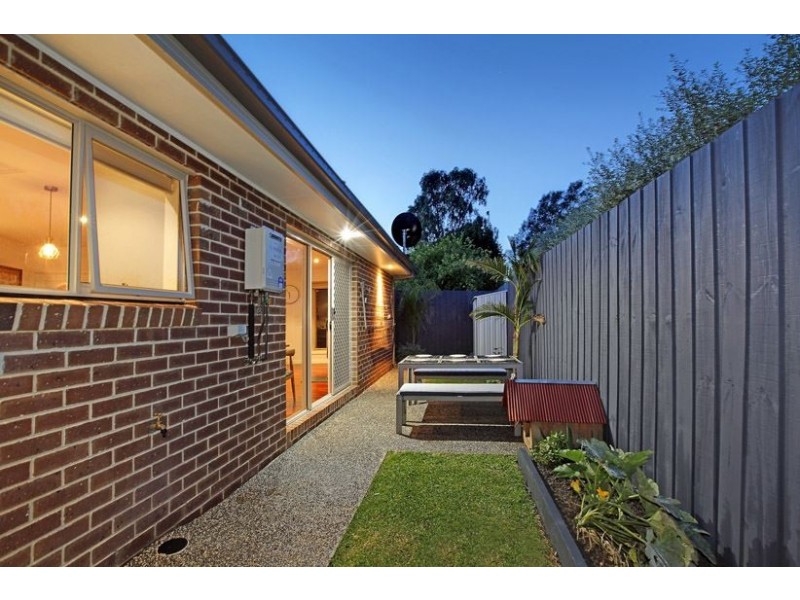2/30 Prince Andrew Avenue, Lalor VIC 3075