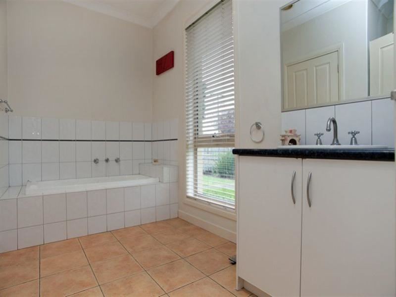 1/75 Spring Street, Thomastown VIC 3074
