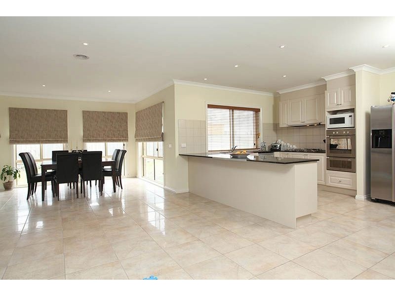 71 Greenfields Drive, Epping VIC 3076