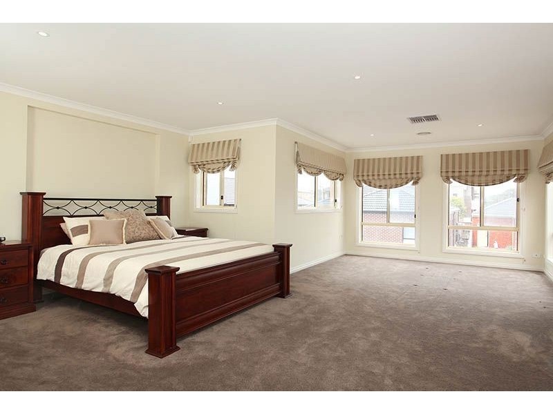 71 Greenfields Drive, Epping VIC 3076