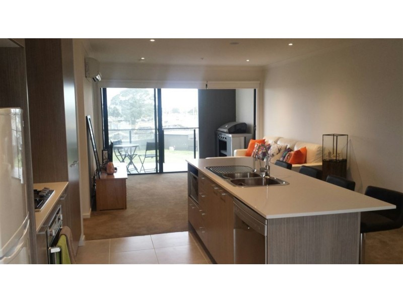 9 level 2/40 Bush Boulevard, Mill Park VIC 3082