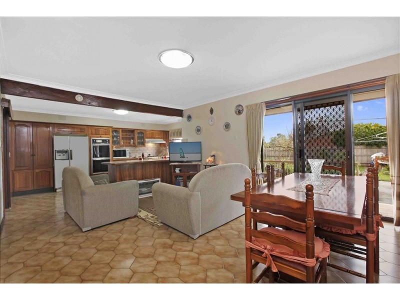 8 Deakin Avenue, Lalor VIC 3075