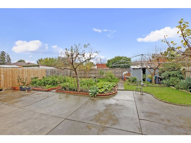 8 Deakin Avenue, Lalor VIC 3075