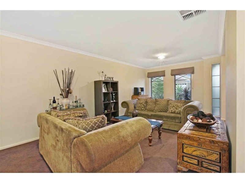 8 Nardoo Street, South Morang VIC 3752