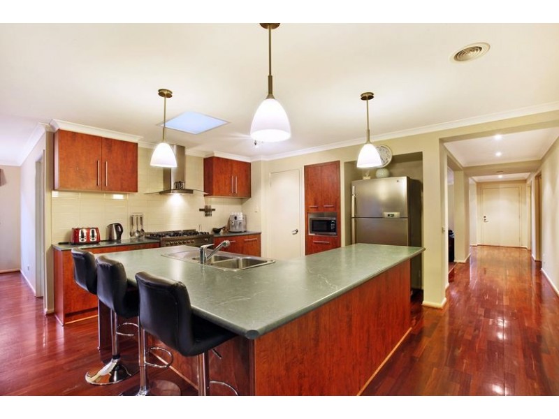 8 Nardoo Street, South Morang VIC 3752