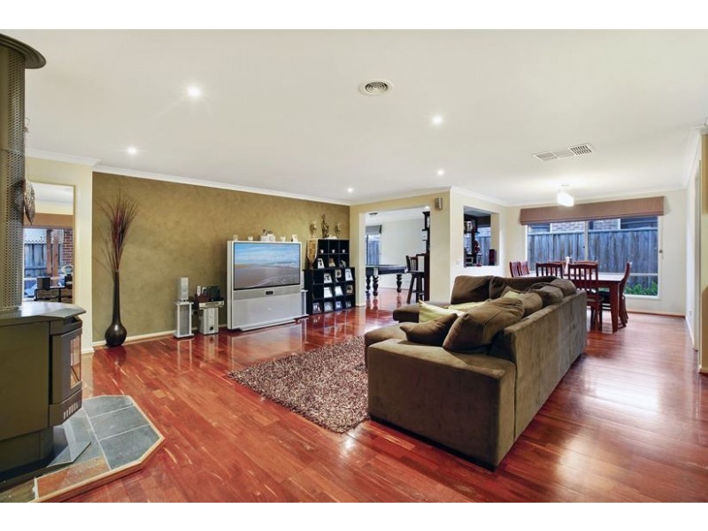 8 Nardoo Street, South Morang VIC 3752