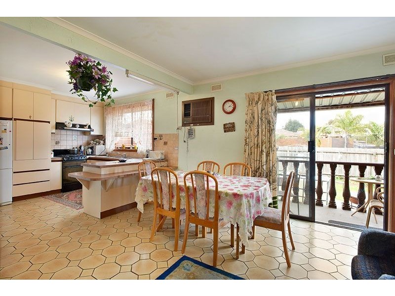 18 Wirraway Crescent, Thomastown VIC 3074