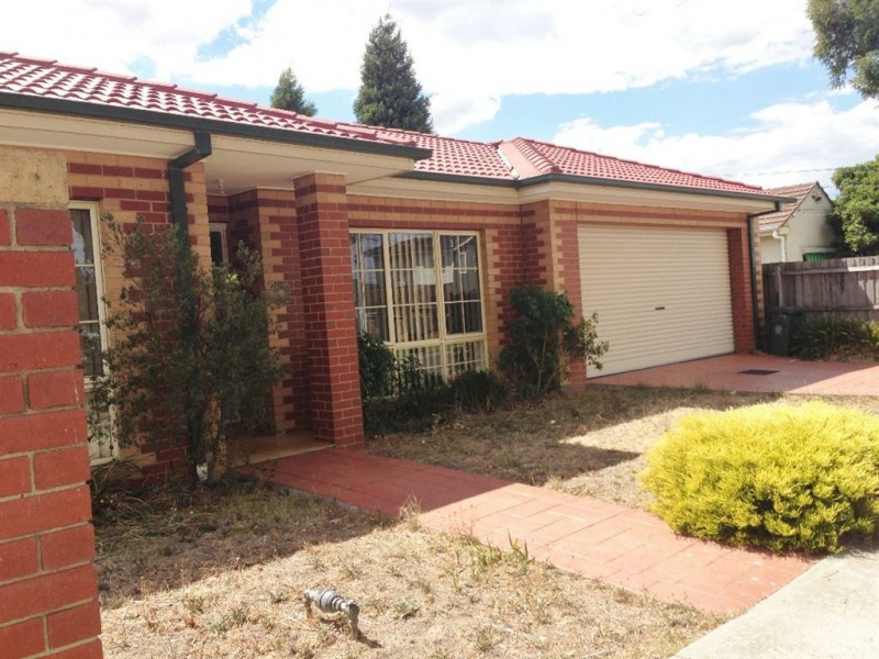 1/2 Dorothy Avenue, Thomastown VIC 3074