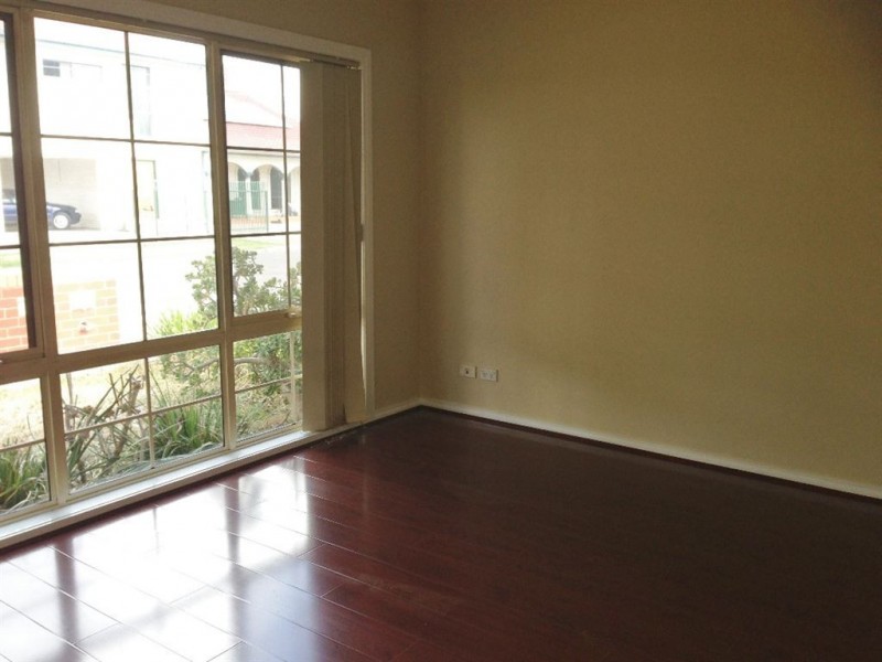 1/2 Dorothy Avenue, Thomastown VIC 3074