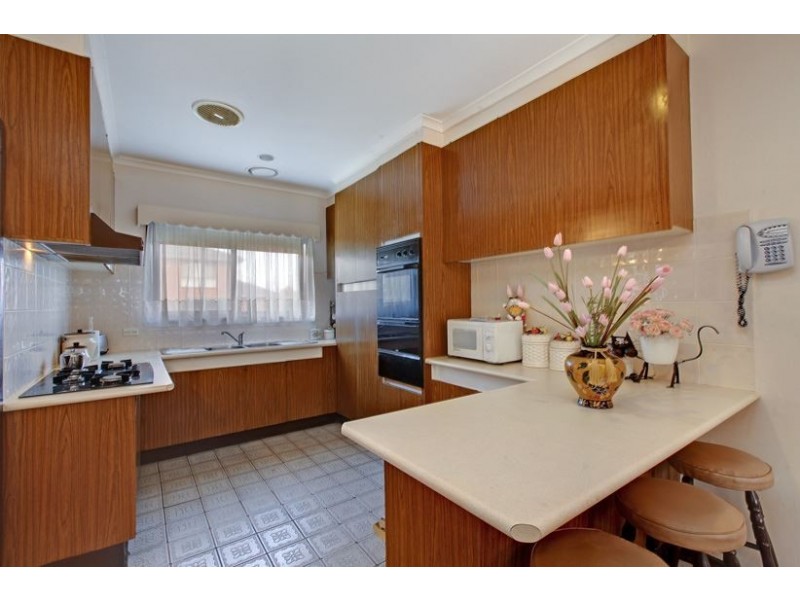 2 Kay Avenue, Lalor VIC 3075