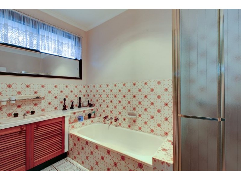 2 Kay Avenue, Lalor VIC 3075