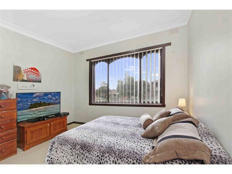 9 Wellington Crescent, Lalor VIC 3075