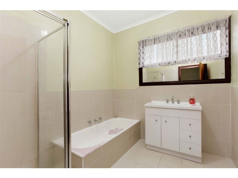 9 Wellington Crescent, Lalor VIC 3075