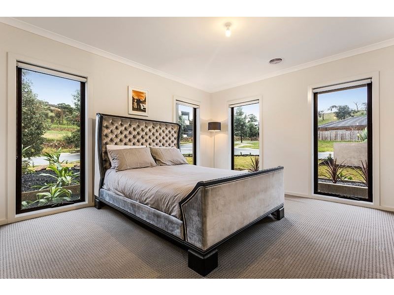 2 Vanderbilt Avenue, South Morang VIC 3752