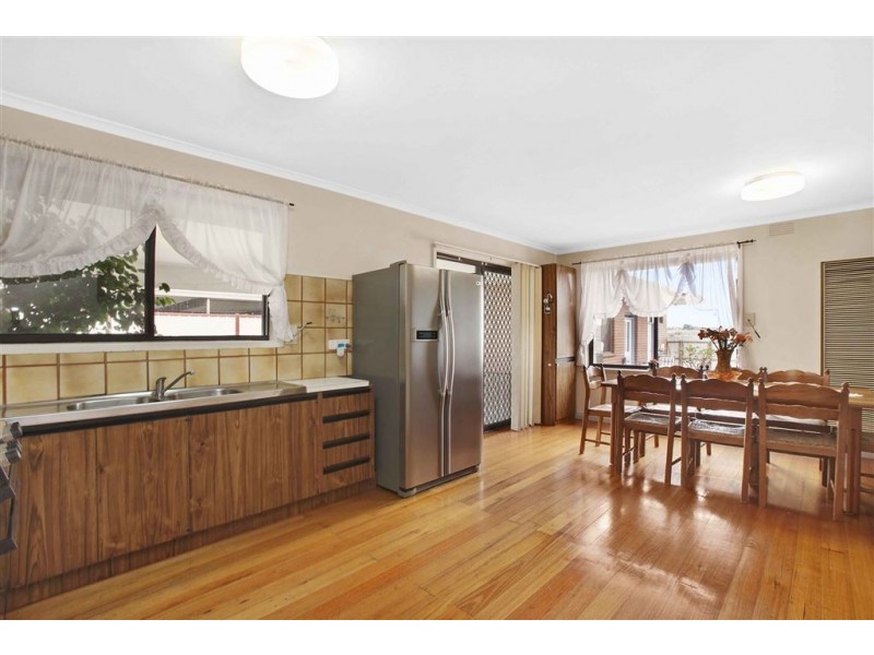 82 Rosemary Drive, Lalor VIC 3075