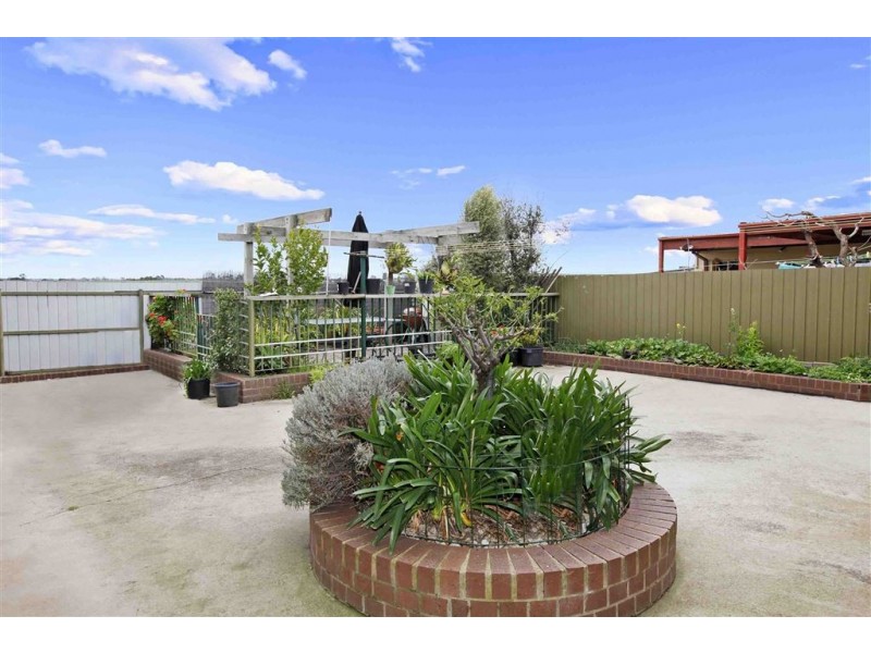 82 Rosemary Drive, Lalor VIC 3075
