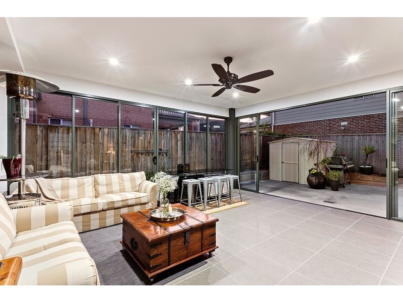 2 Goldminers Place, Epping VIC 3076