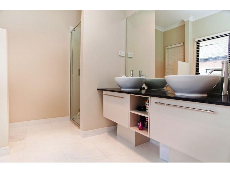 27 Quartz Grove, Epping VIC 3076