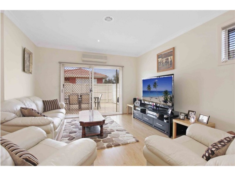 2D Byfield Street, Reservoir VIC 3073