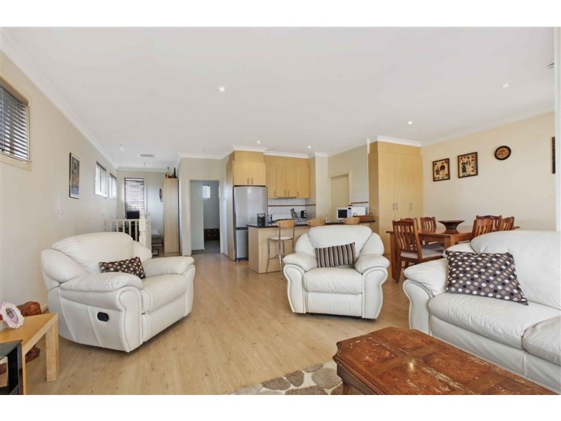 2D Byfield Street, Reservoir VIC 3073