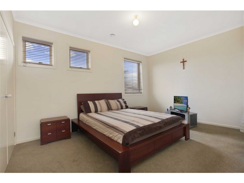 2D Byfield Street, Reservoir VIC 3073