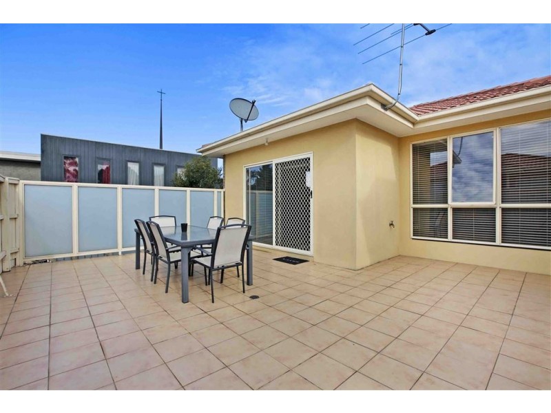 2D Byfield Street, Reservoir VIC 3073