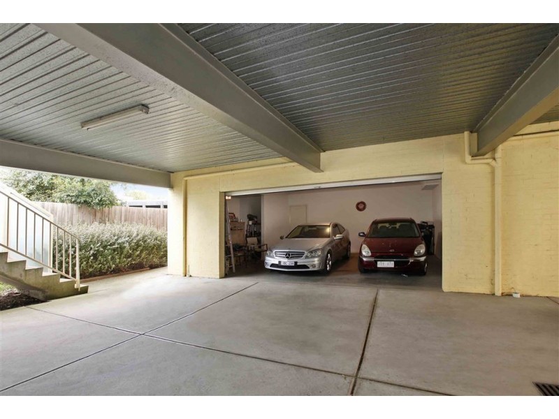 2D Byfield Street, Reservoir VIC 3073