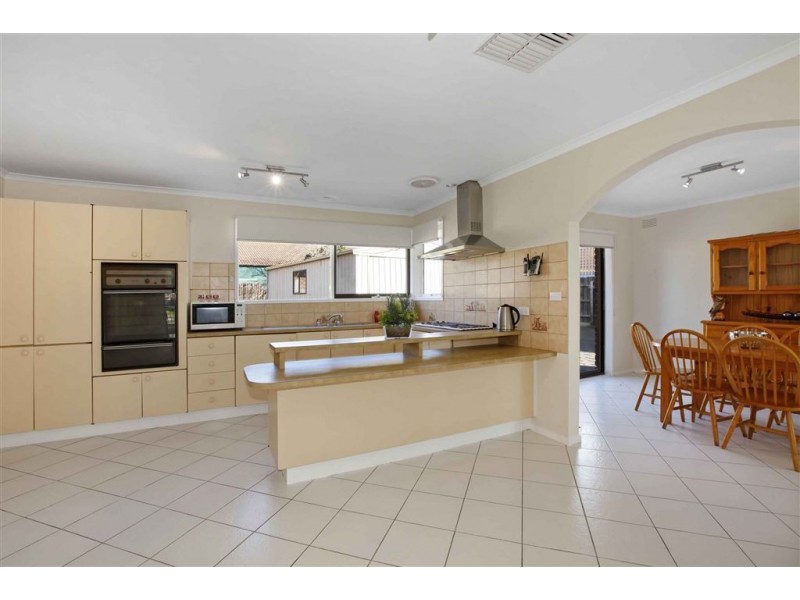 11 Pentland Drive, Epping VIC 3076