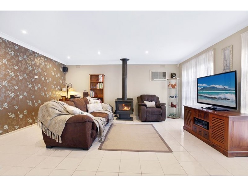 12 Nancye Drive, Lalor VIC 3075