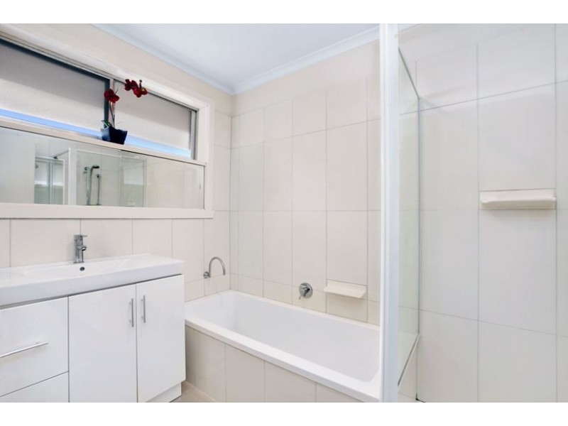 12 Nancye Drive, Lalor VIC 3075