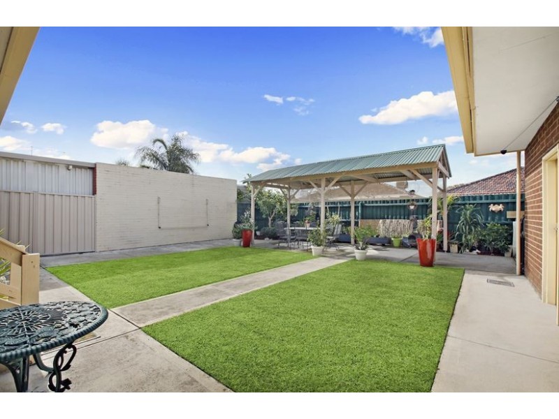 12 Nancye Drive, Lalor VIC 3075
