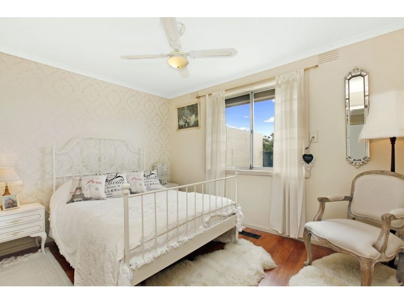 12 Nancye Drive, Lalor VIC 3075