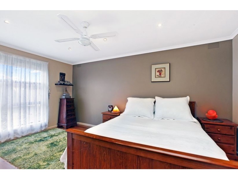 12 Nancye Drive, Lalor VIC 3075