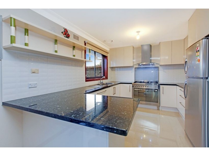 40 Festival Grove, Lalor VIC 3075