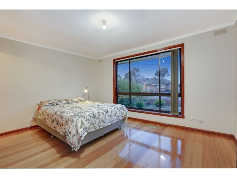 40 Festival Grove, Lalor VIC 3075